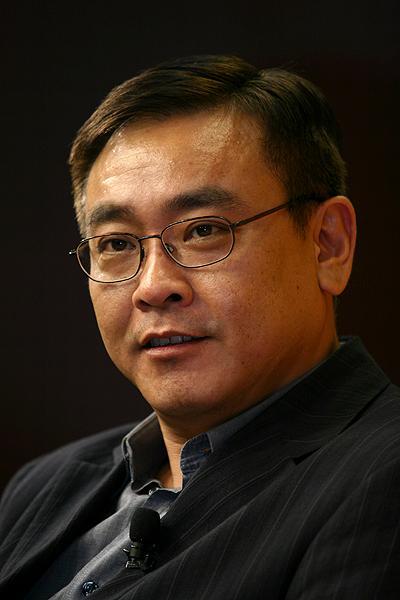 潘迎紫70岁还嫩如少女，那么与她合作过的男演员现在都啥样？