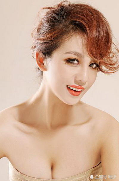 张冬玲具有东北女孩儿特有的野性,她就像是一望无际的黑土地,纯朴又