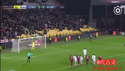 巴洛特利散步式点球秀灵敏补射 他不思考人生是意大利