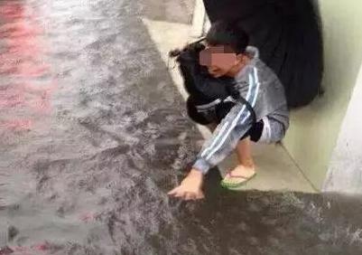 高考成绩公布后,哥们离本科录取线就差1分,瞬