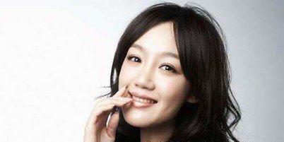 39岁的薛佳凝只因发了一条微博,引来网友的神