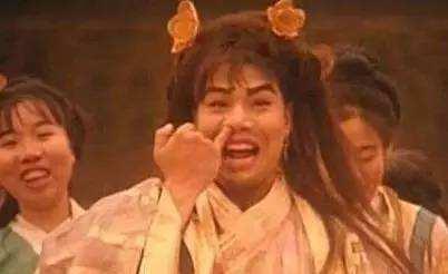 周星驰电影里的如花长相雷人，他女儿的颜值让人惊讶