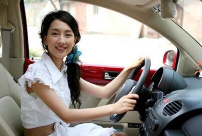 李小璐“夜宿门”事件中，马苏说她在场，可那辆车不会说谎!