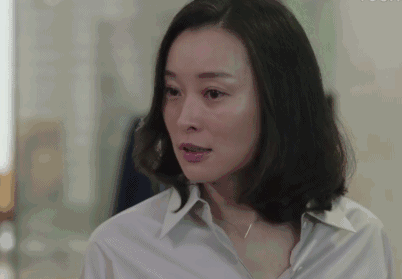 相比之下,凌玲的角色是脸谱化的,所以吴越想要突破角色人设的桎梏吸粉