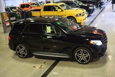 天津港豪车，奔驰GLE400，售价不足90万