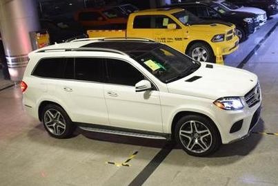 天津港新到豪车抢先看，白色奔驰 GLS450，白色/棕色