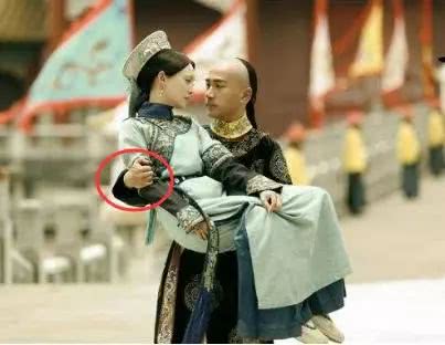 最默契的穿帮，刘恺威公主抱郑爽，实在太绅士了