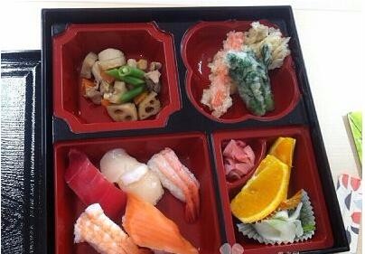 日本养老院和中国敬老院伙食对比,网友:差距原