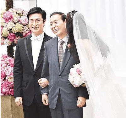 剖析: 当年李家诚与徐子淇花费7亿的世纪婚礼, 到底是怎么花的