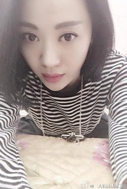 “刘能”王小利全家近照，前妻漂亮有气质，两任妻子都生一儿子