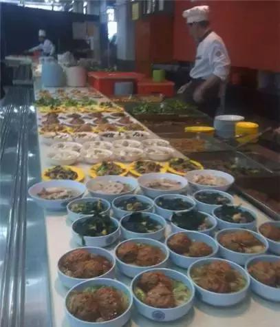 看完清华大学食堂,再看北大?都不相信自己的眼睛了