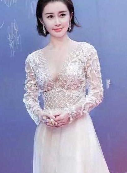 同样是31岁,舒畅和赵丽颖,是气质还是衣品差?