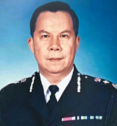 从差佬到李嘉诚背后的男人，每年花掉李家10亿，却让李家高枕无忧