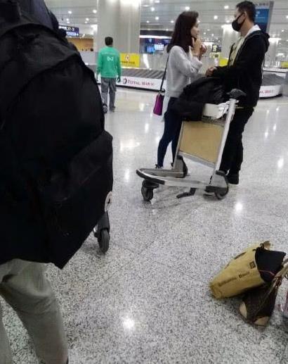 韩庚卢靖姗结束巴厘岛甜蜜之旅回国,小情侣现