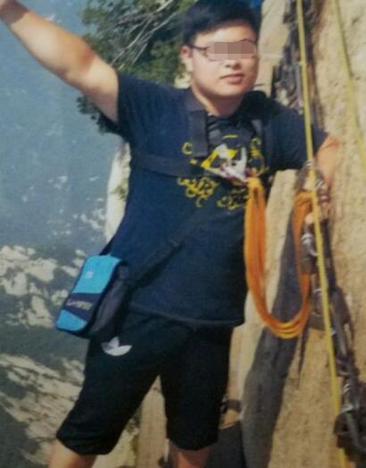 小伙健身9个月,减肥后脸型瘦了一大圈,身材比