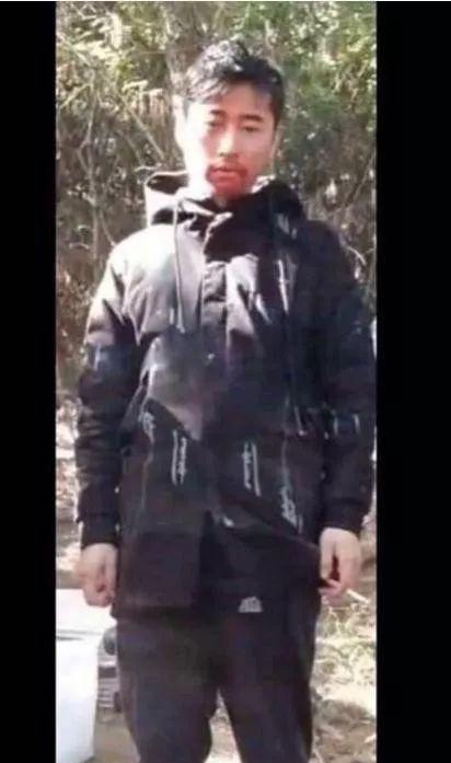 斗鱼水友恶搞钱小佳寻人启事,毫无违和感