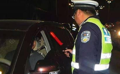 新交规:喝酒没开车也算酒驾,老司机表示简直