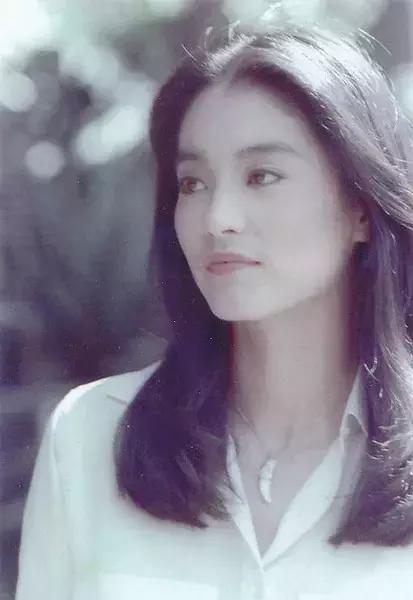 迪丽热巴越来越火了,有网友评论可媲美当年林