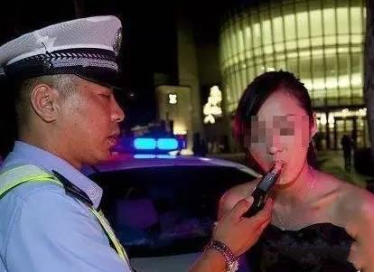 车主注意了,查酒驾时有这三种行为也会被判定酒驾一样会扣12分