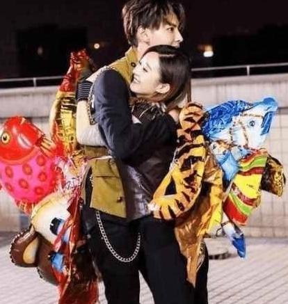 吴亦凡出了名的绅士手,到了赵丽颖这就没了?恋情坐实?