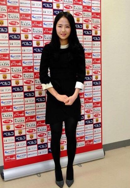 韩国女足第一美女加盟日本联赛, 化了妆还不如在球场上素颜可爱!