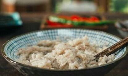 五分钟给大家传授做秘制虾滑,好吃到你怀疑人