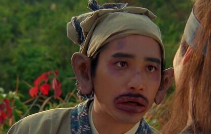 天哪!这是那个香肠嘴?现在什么片都接的梁朝伟快已经不认识了