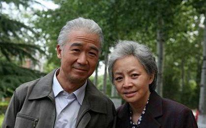 张国立为何不帮袁立，也不看他和宋丹丹什么关系，网友：原来如此