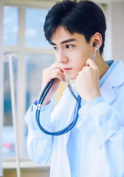 为何说胡一天靠爆款跻身娱乐圈是难上加难?