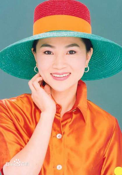 帽子歌后凤飞飞离世，临终前亲自安排后事，去世后推迟死讯发布