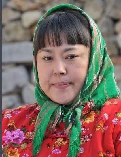 扮演真正让大家记住李菁菁这个演员的时候还是在2006年,随着《金婚》