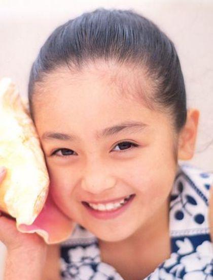 没人信她生两胎曾离婚！36岁安达佑实素颜穿校服仍像少女