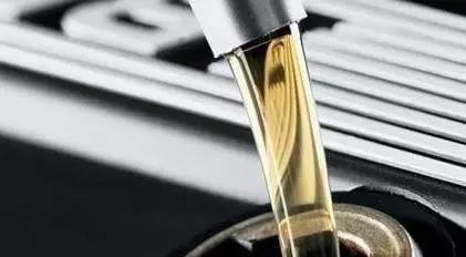 小段讲车第一期初级第六节《汽车基础保养周期》