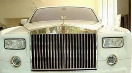 劳斯莱斯幻影防弹车，价值5510万，而这辆劳斯莱斯老爷车不仅防弹