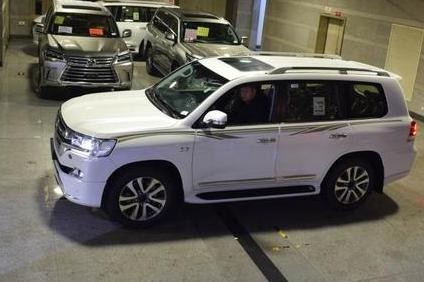 天津港12-29顶级越野，酷路泽5700，霸气的顶级动力