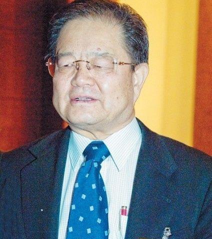 刘晓庆和75岁富豪老公近照曝光，原来她每天面对的是这样的老公！