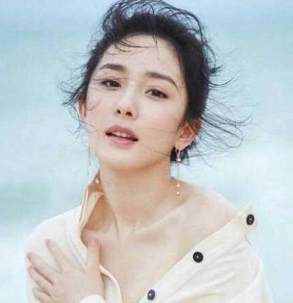 杨幂封面照 性感优雅唯美惊艳都齐了 美极了