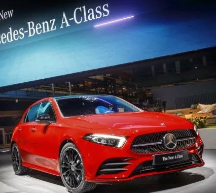 新车 | 奔驰全新一代A级车年内国产！ 组局宝马1系、奥迪A3抢夺年轻市场