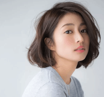 时尚又减龄的2018女生日系流行发型短发!