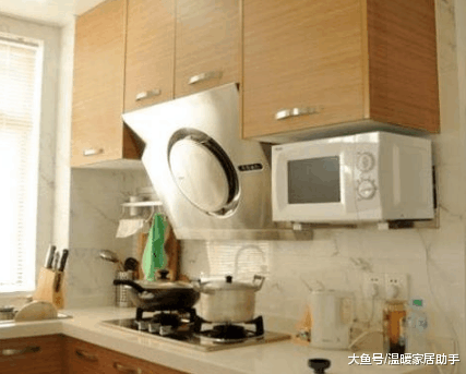 把家里的阳台改装成了榻榻米, 改完后整个阳台