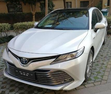 32万入手凯美瑞2.5旗舰型，不喜欢奔驰宝马，买它需要勇气