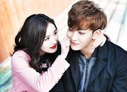 童薇答应谢晓飞求婚时穿的衣服是不是有点丑?