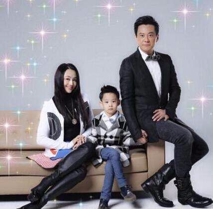 曹颖全家照,爱上无名小龙套?儿子是个小帅哥,女儿是个小可爱!