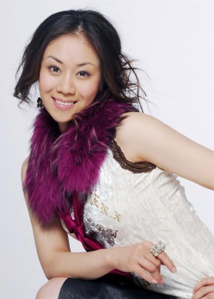 三位90年代初乐坛的殿堂级女歌手，当时的那英还在乐坛摸爬滚打！