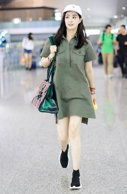 当110斤蒋欣撞衫95斤刘涛,网友直呼:看完顿时不想减肥