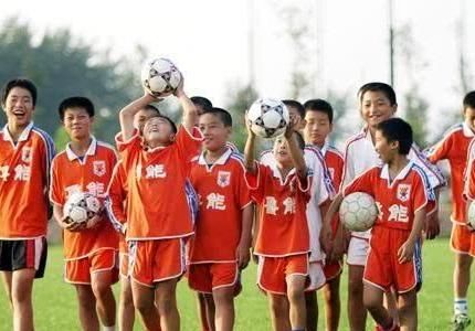 重磅!曝欧足联邀中国参加欧洲国家联赛 并愿和