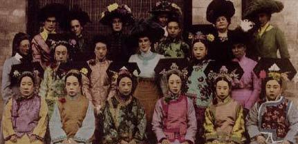 《甄嬛传》中各个妃子貌美如花，但是古代妃子真实照片却能亮瞎眼