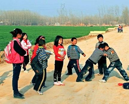 农村老话两个女儿上等人,两个儿子不是人,男