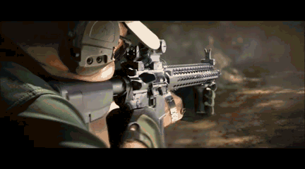 采用导气,气冷,转动式枪机设计,以弹匣供弹及可选射击模式的