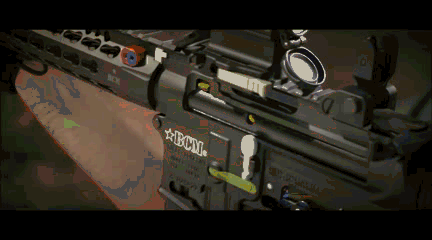 枪械专家展示m4卡宾枪射击过程与结构原理